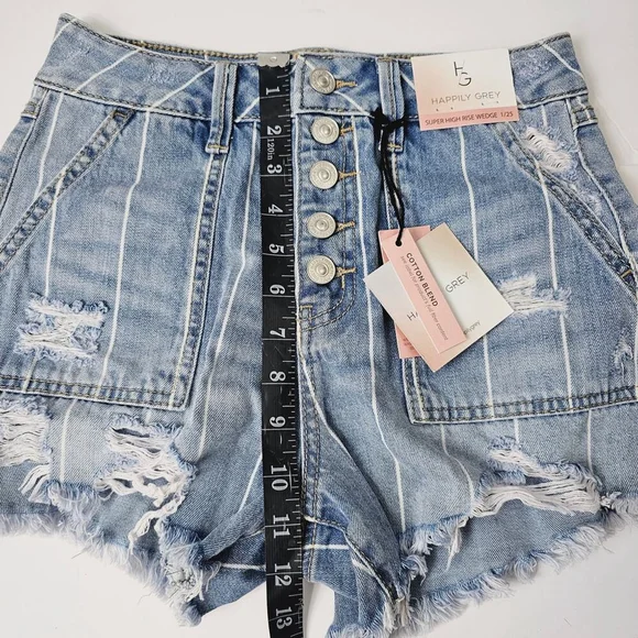 Happily Grey Super High Rise Distressed Striped Denim Shorts Size 1/25 NWT - Picture 12 of 14